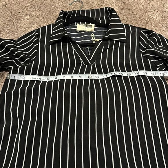 Savanna Jane blouse with bell sleeves ! Size small black and white NWT - Picture 5 of 8